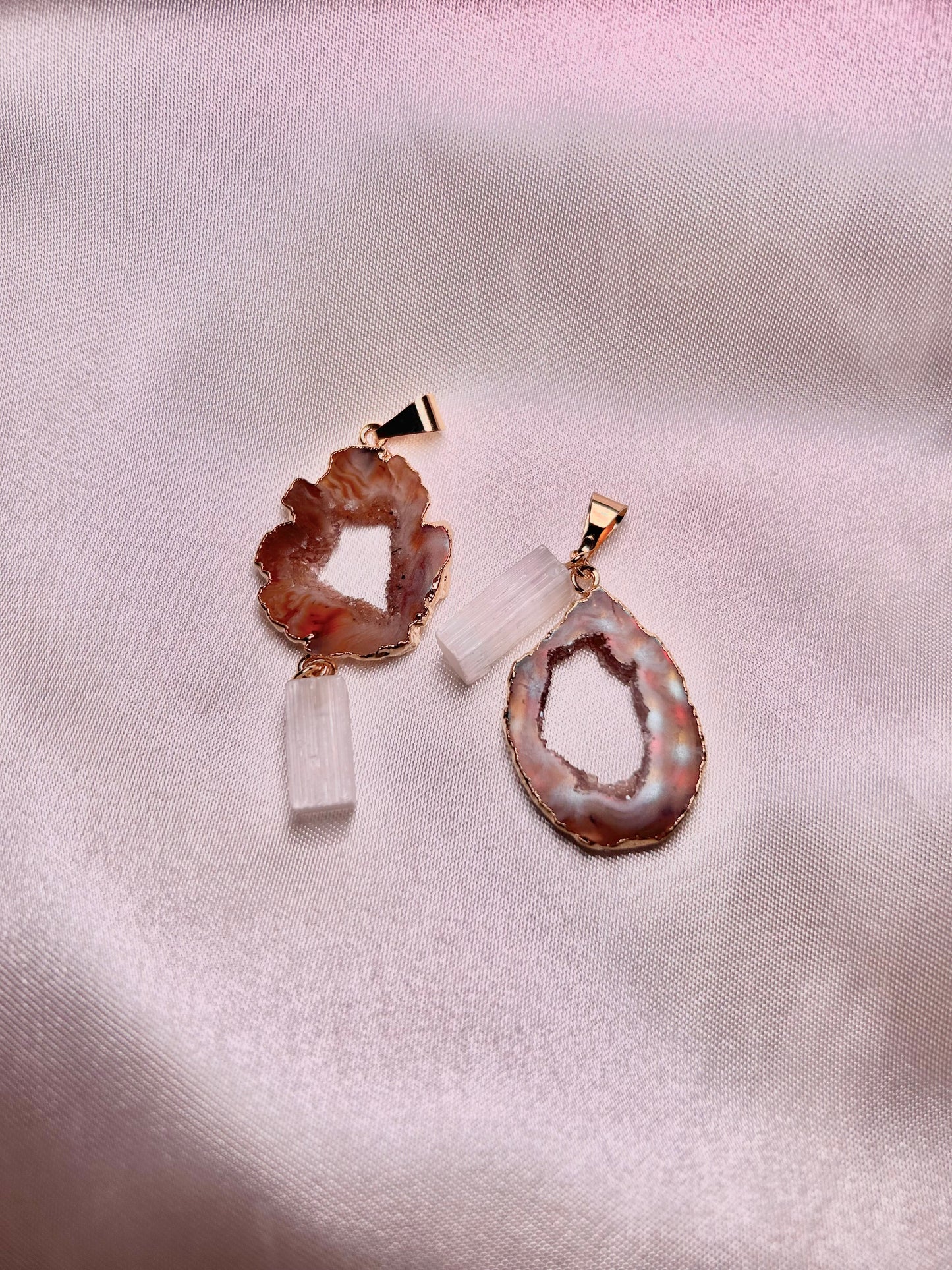Agate pendant with selenite