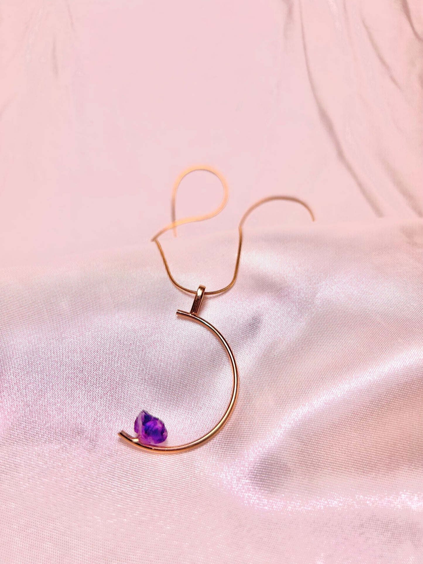 Golden pendant amethyst