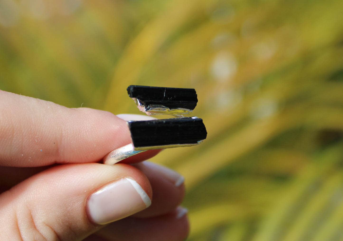Adjustable double raw stone ring