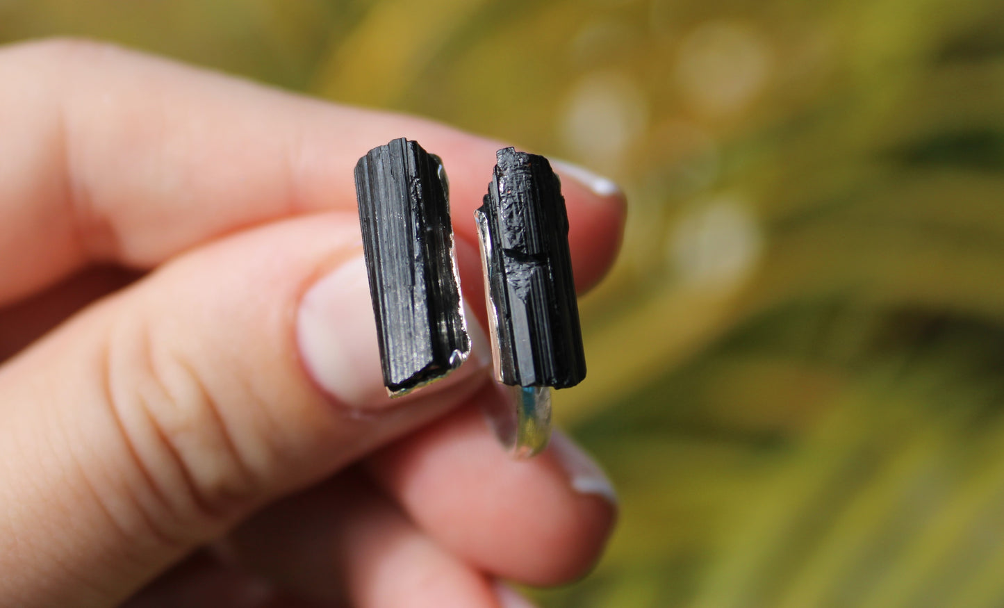 Adjustable double raw stone ring