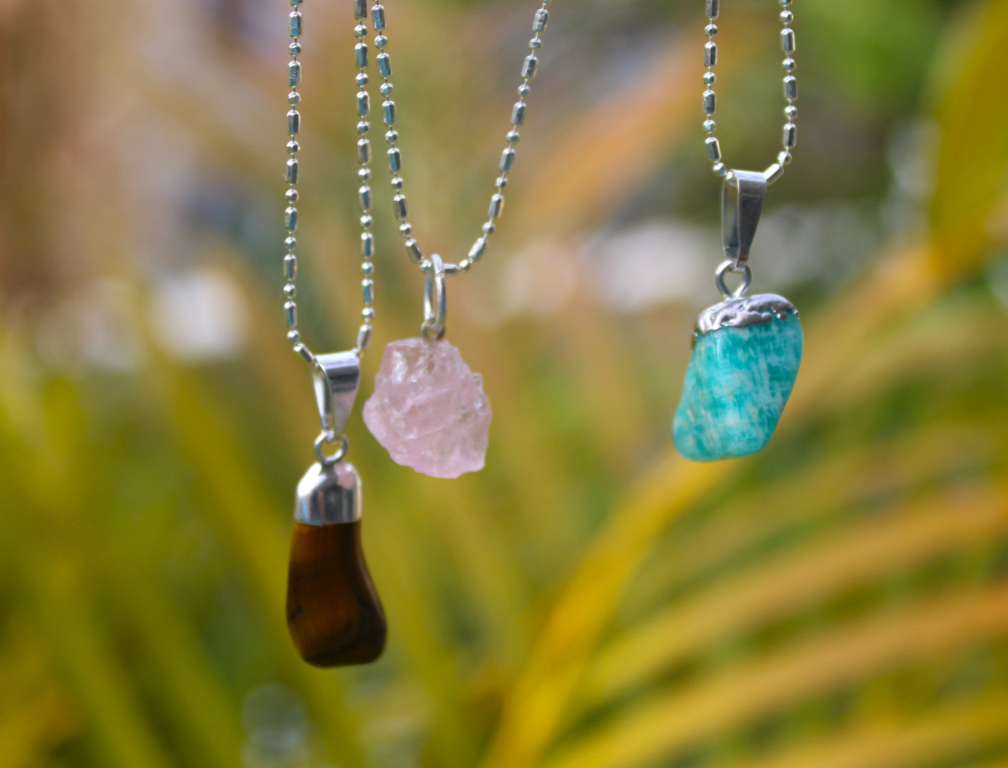 Rough simple pendant multiple stones
