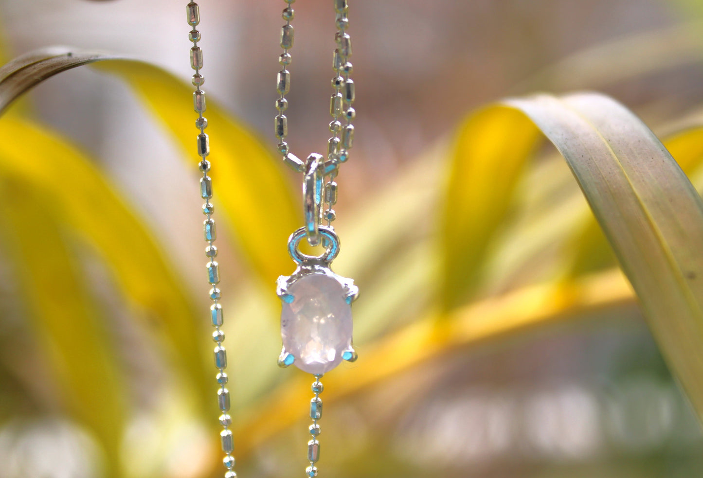 Rose quartz oval pendant