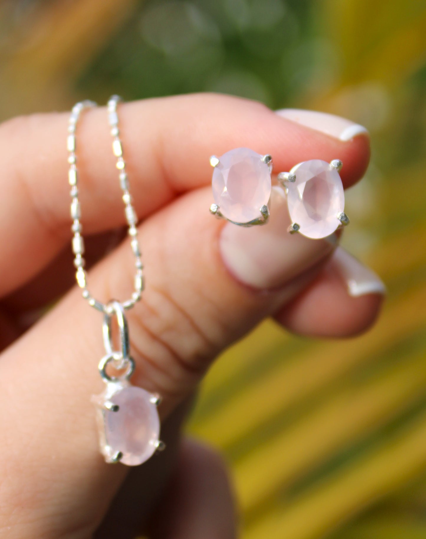 Oval rose quartz stud earring