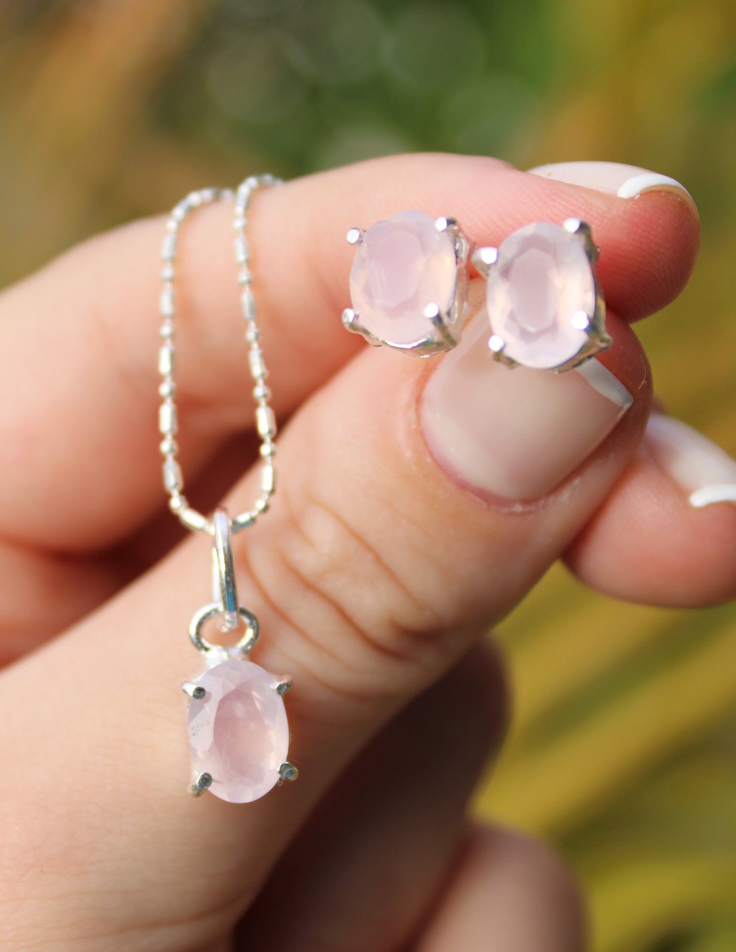 Rose quartz oval pendant