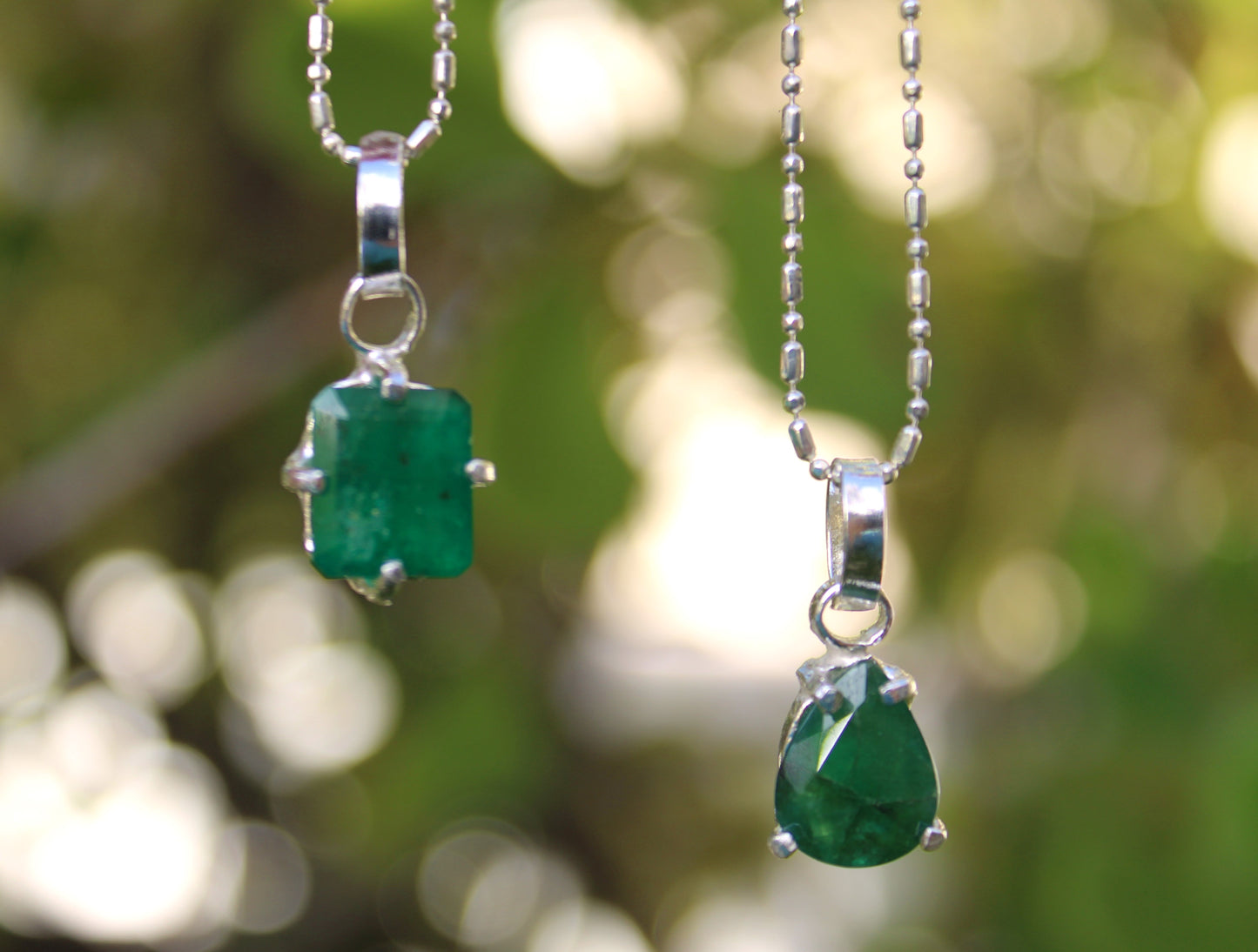 Emerald 3-carat pendant in sterling silver