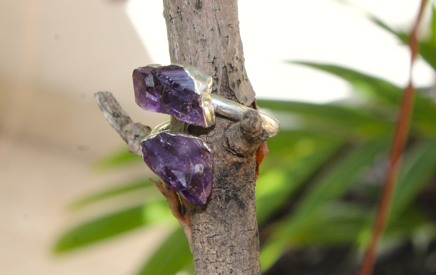 Adjustable double raw stone ring