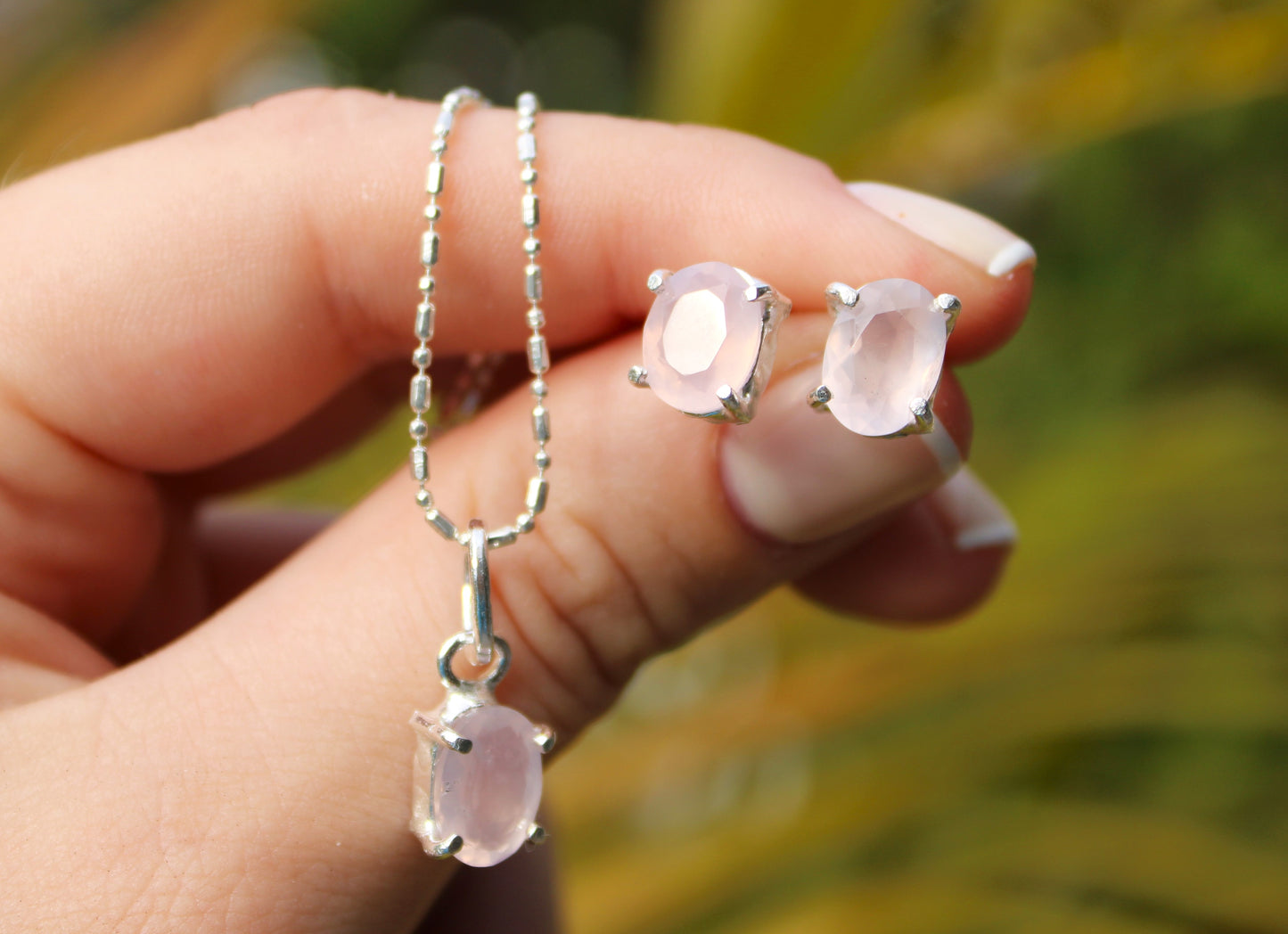 Oval rose quartz stud earring